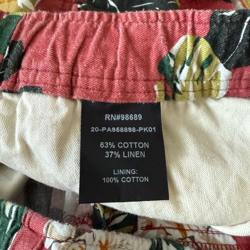 Todd Snyder 7” Casual Short in Red Floral - Picture 5 of 6